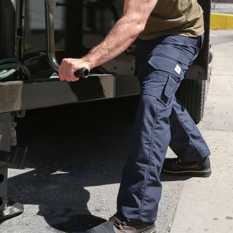 Men's H2O Defender Work Pants | CAT® WORKWEAR – Caterpillar Workwear